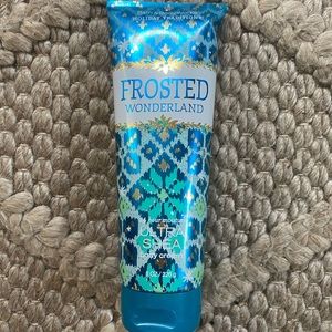 Bath & Body Works Holiday Traditions Frosted Wonderland Ultra Shea Body Cream